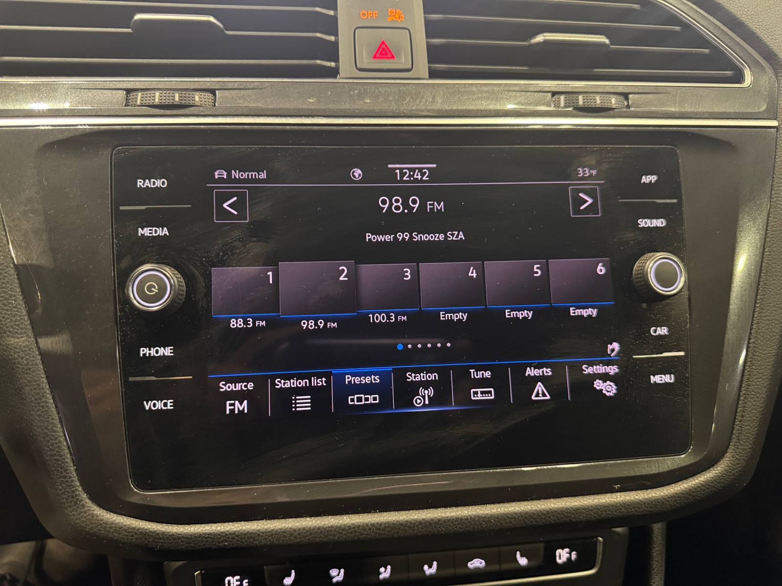 Thumbnail: 2021 Volkswagen Tiguan - 3