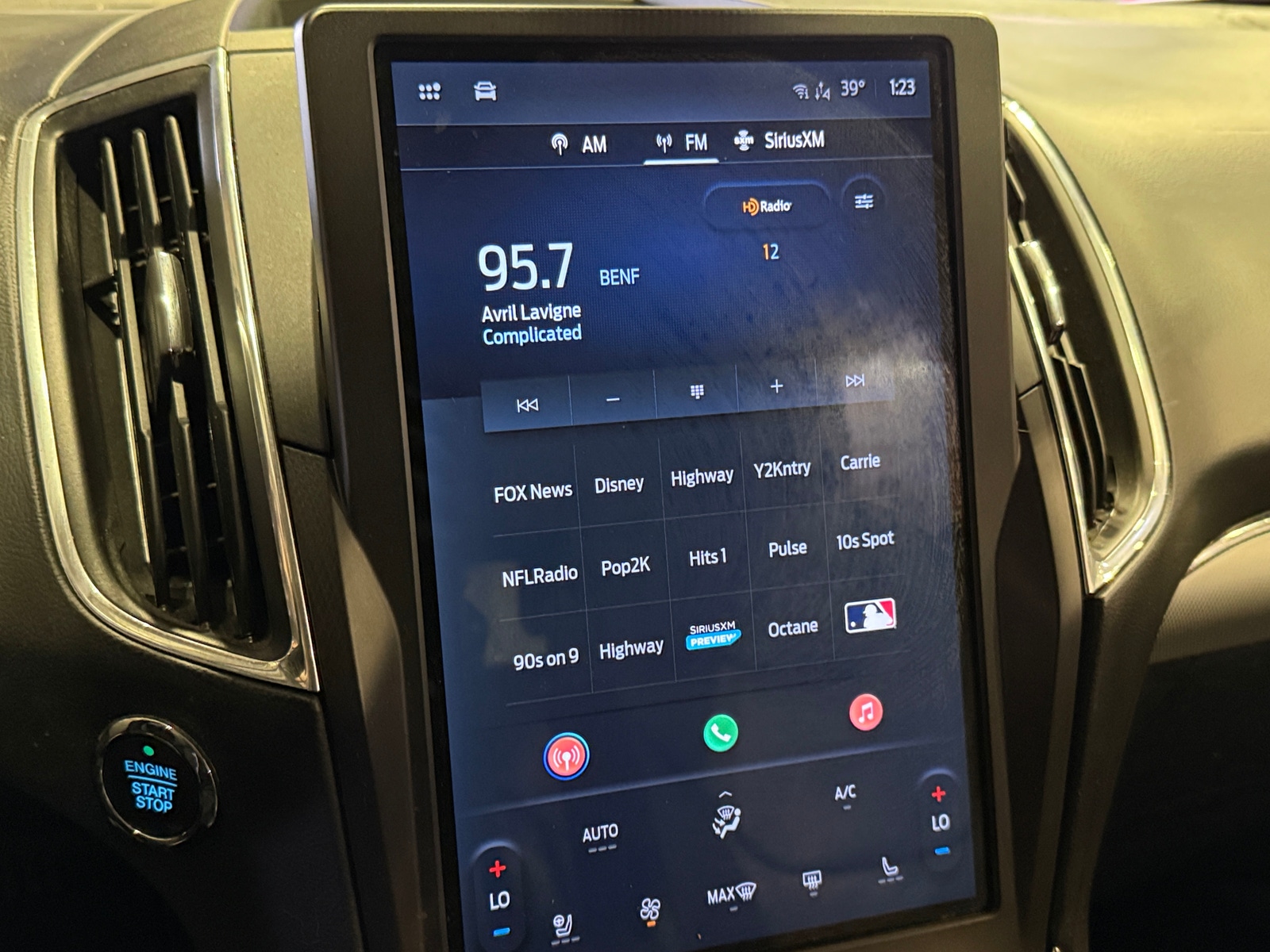 Thumbnail: 2021 Ford Edge - 3