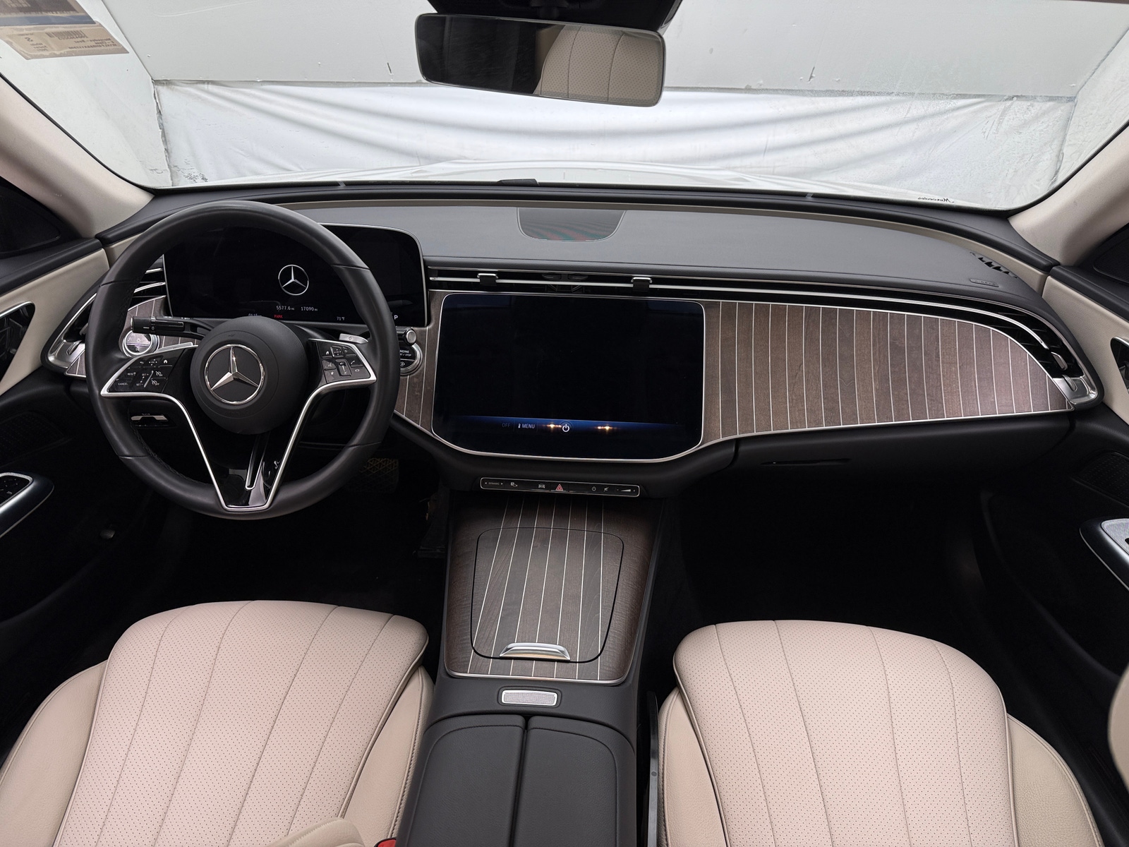 Thumbnail: 2025 Mercedes-Benz E-Class - 2