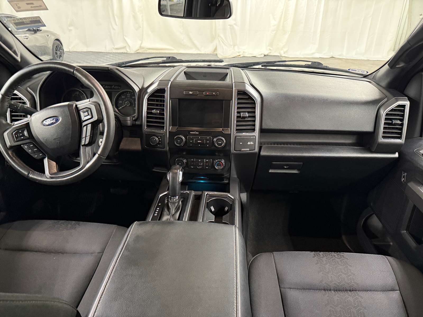 Thumbnail: 2020 Ford Econoline - 3