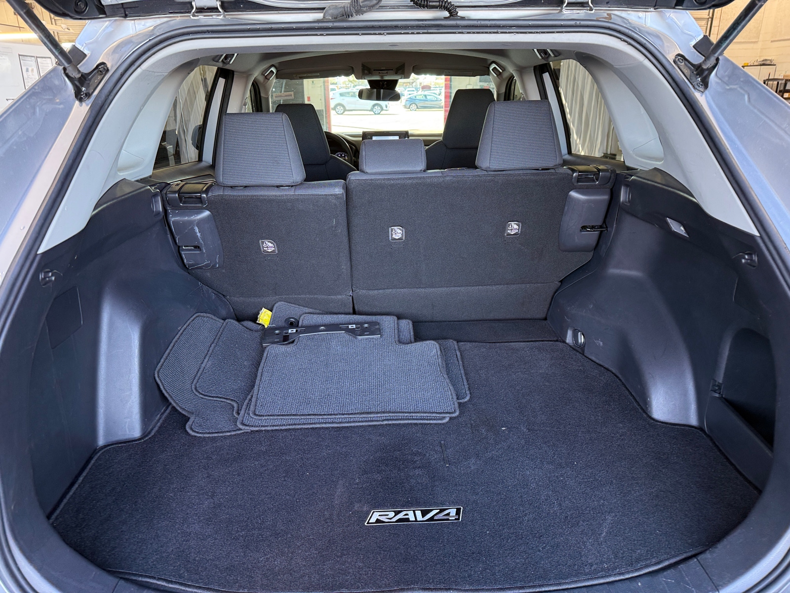 Thumbnail: 2021 Toyota RAV4 - 7