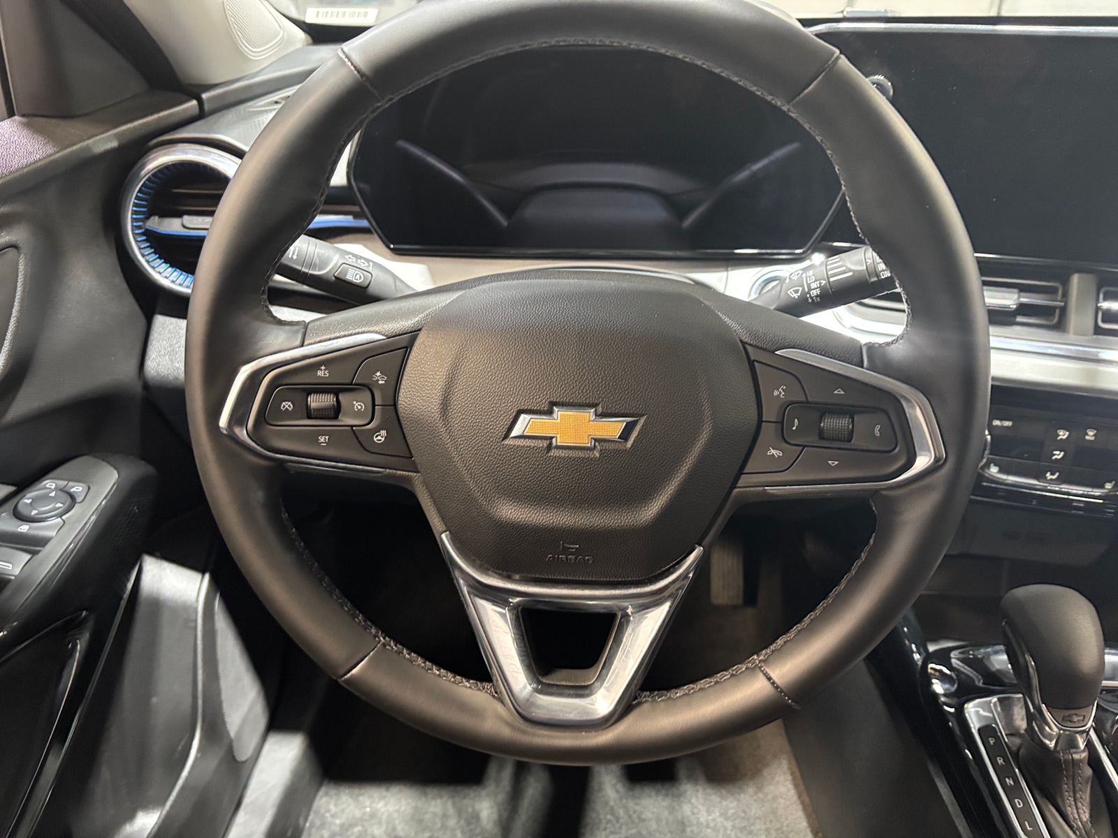 Thumbnail: 2025 Chevrolet Trax - 5