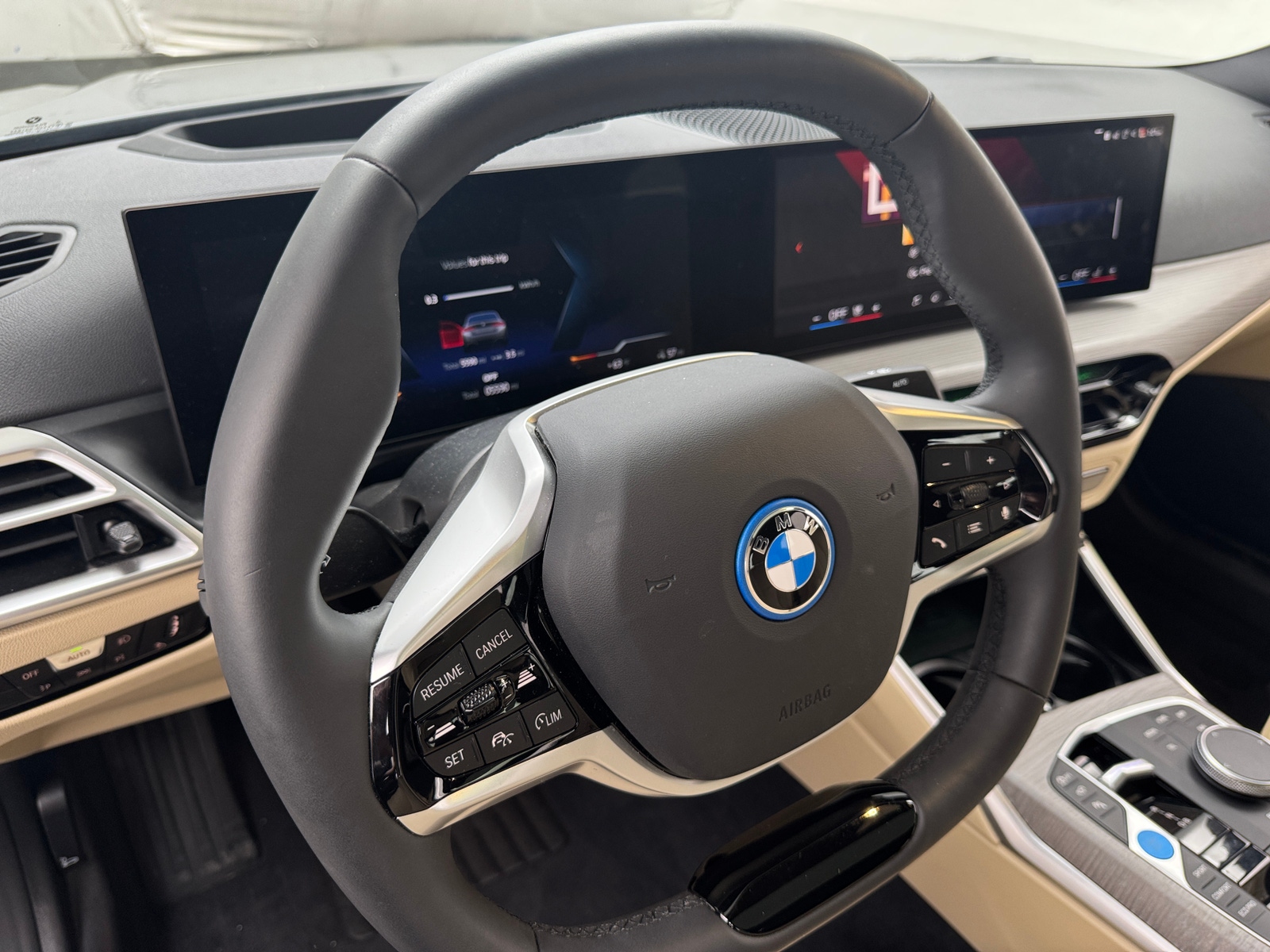 Thumbnail: 2025 BMW i4 - 3