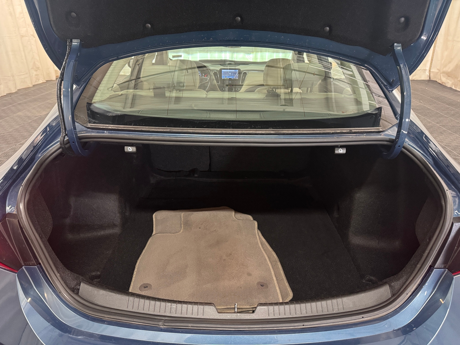 Thumbnail: 2024 Chevrolet Malibu - 6