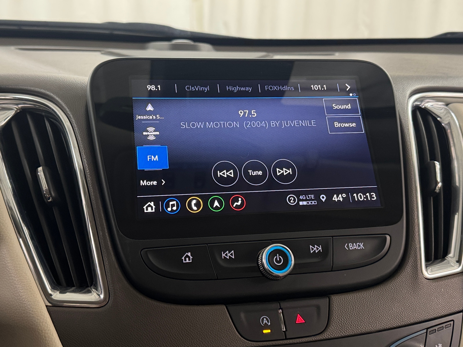 Thumbnail: 2024 Chevrolet Malibu - 3