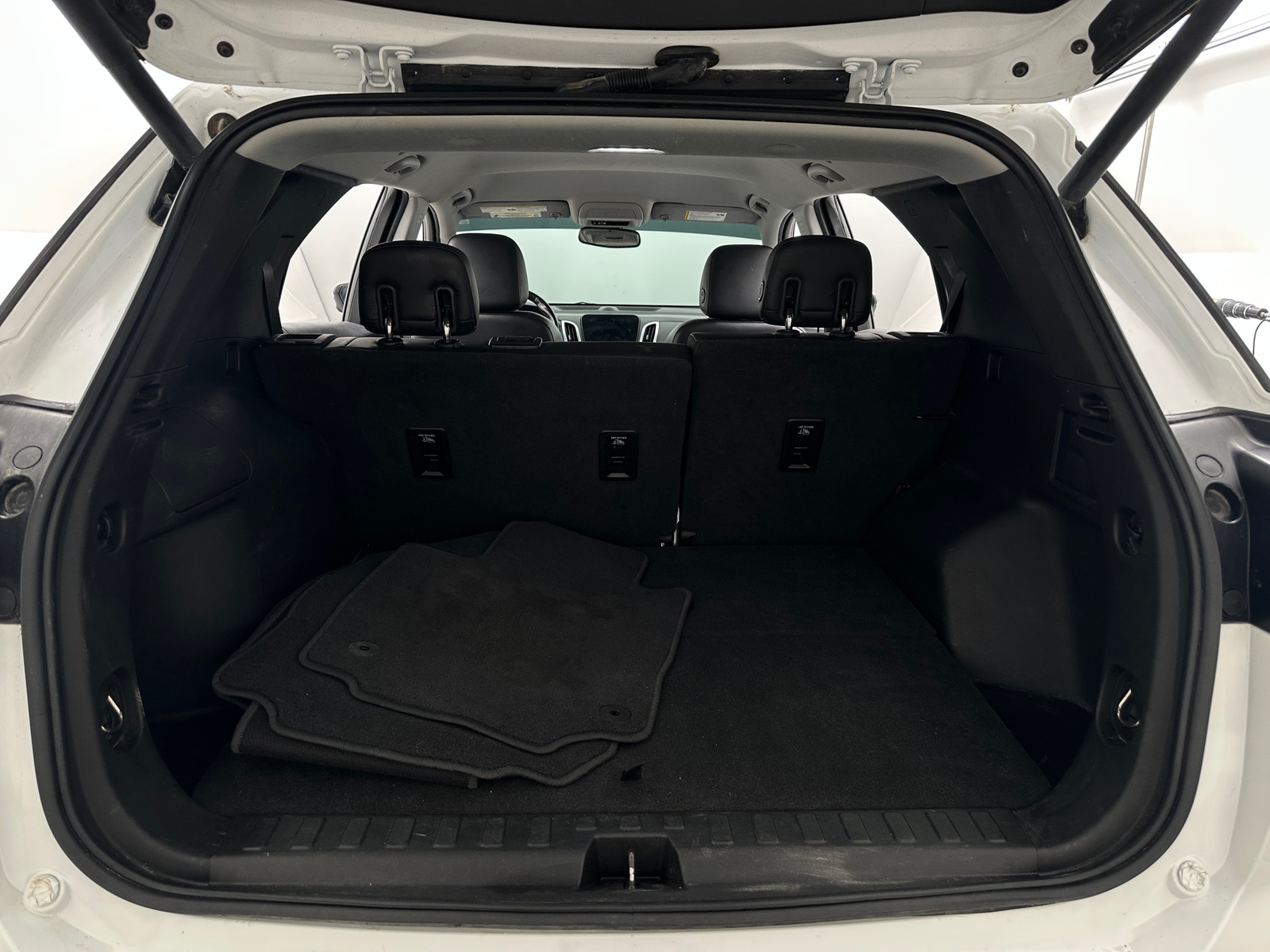 Thumbnail: 2019 Chevrolet Equinox - 6