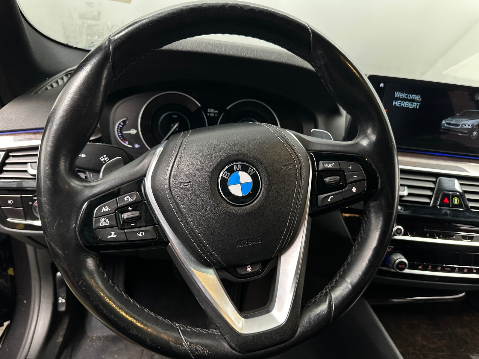 Thumbnail: 2018 BMW 5 Series - 4