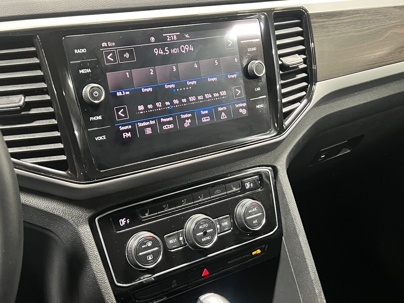 Thumbnail: 2023 Volkswagen Atlas - 3