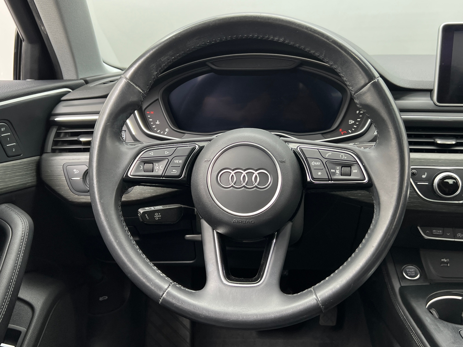 Thumbnail: 2019 Audi A4 - 4