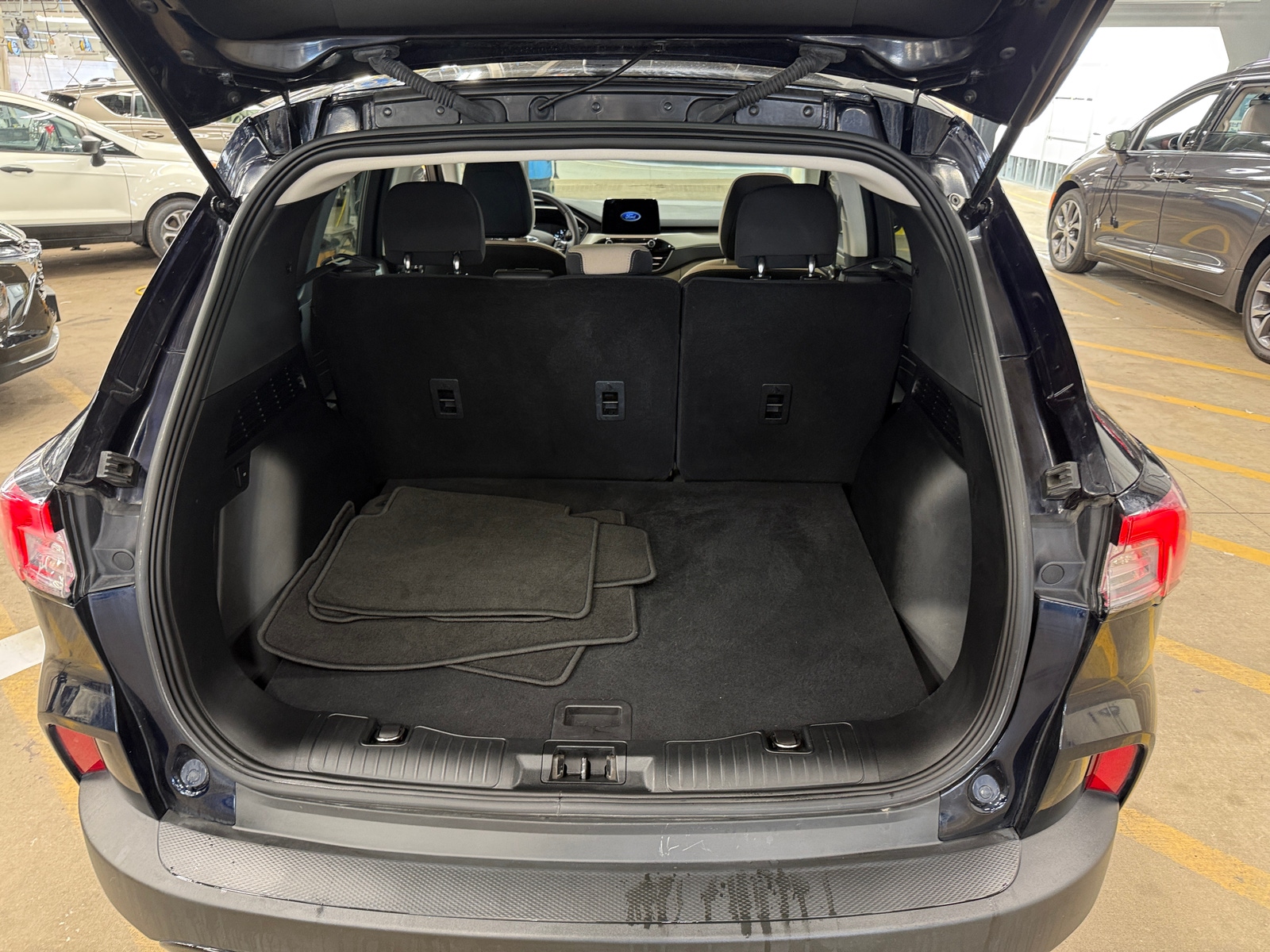 Thumbnail: 2021 Ford Escape - 7