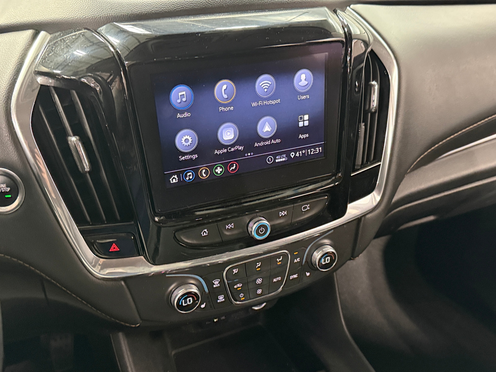 Thumbnail: 2021 Chevrolet Traverse - 3