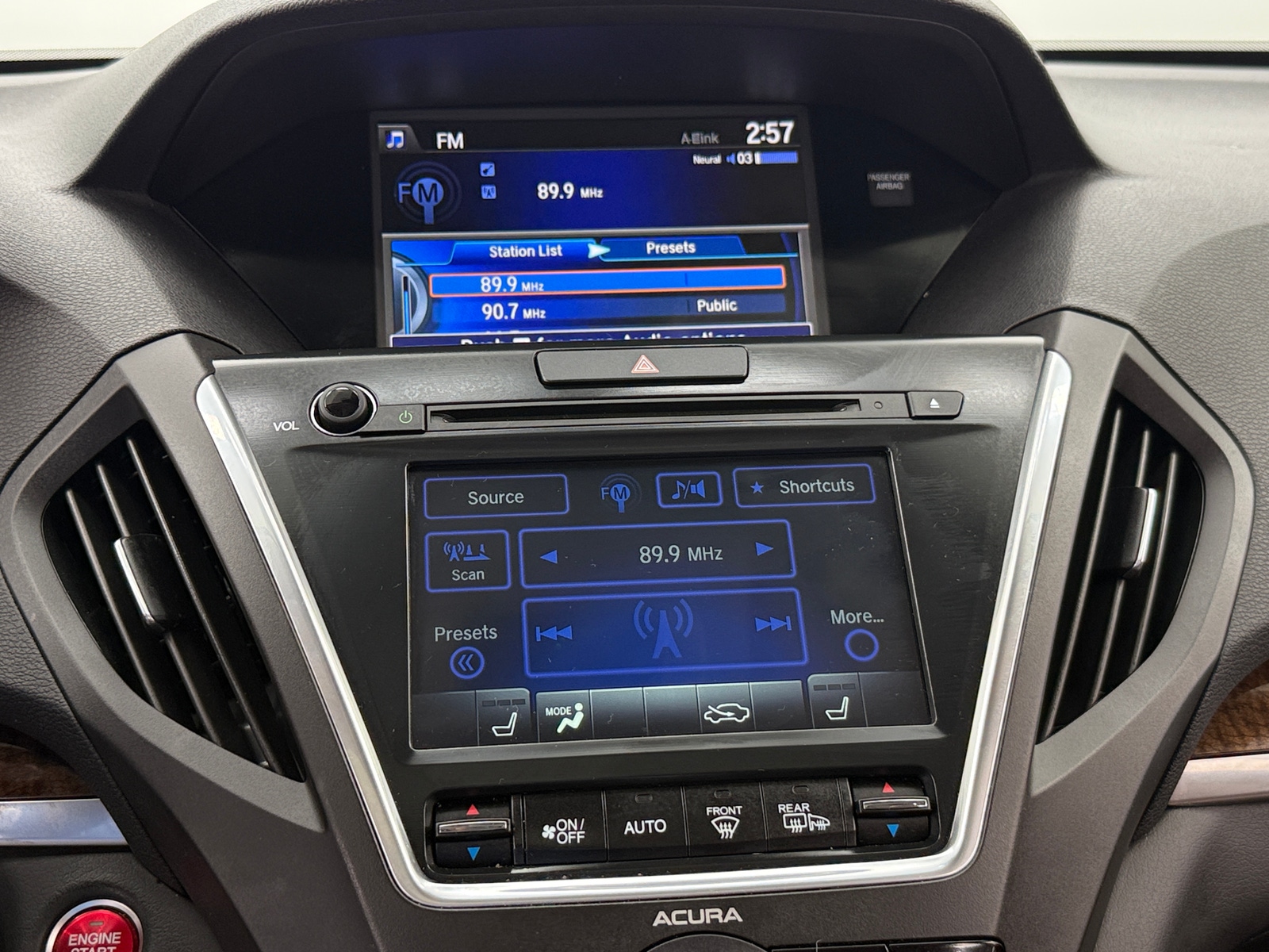 Thumbnail: 2017 Acura MDX - 3