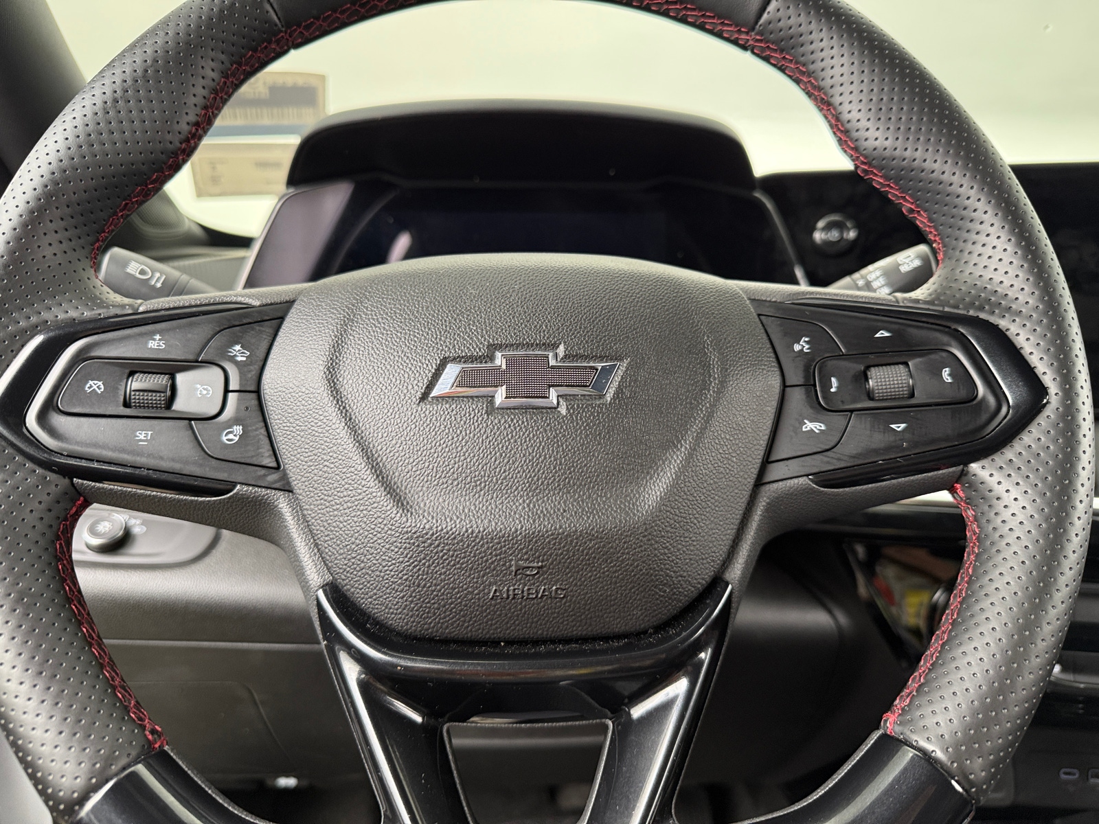 Thumbnail: 2025 Chevrolet Trax - 4