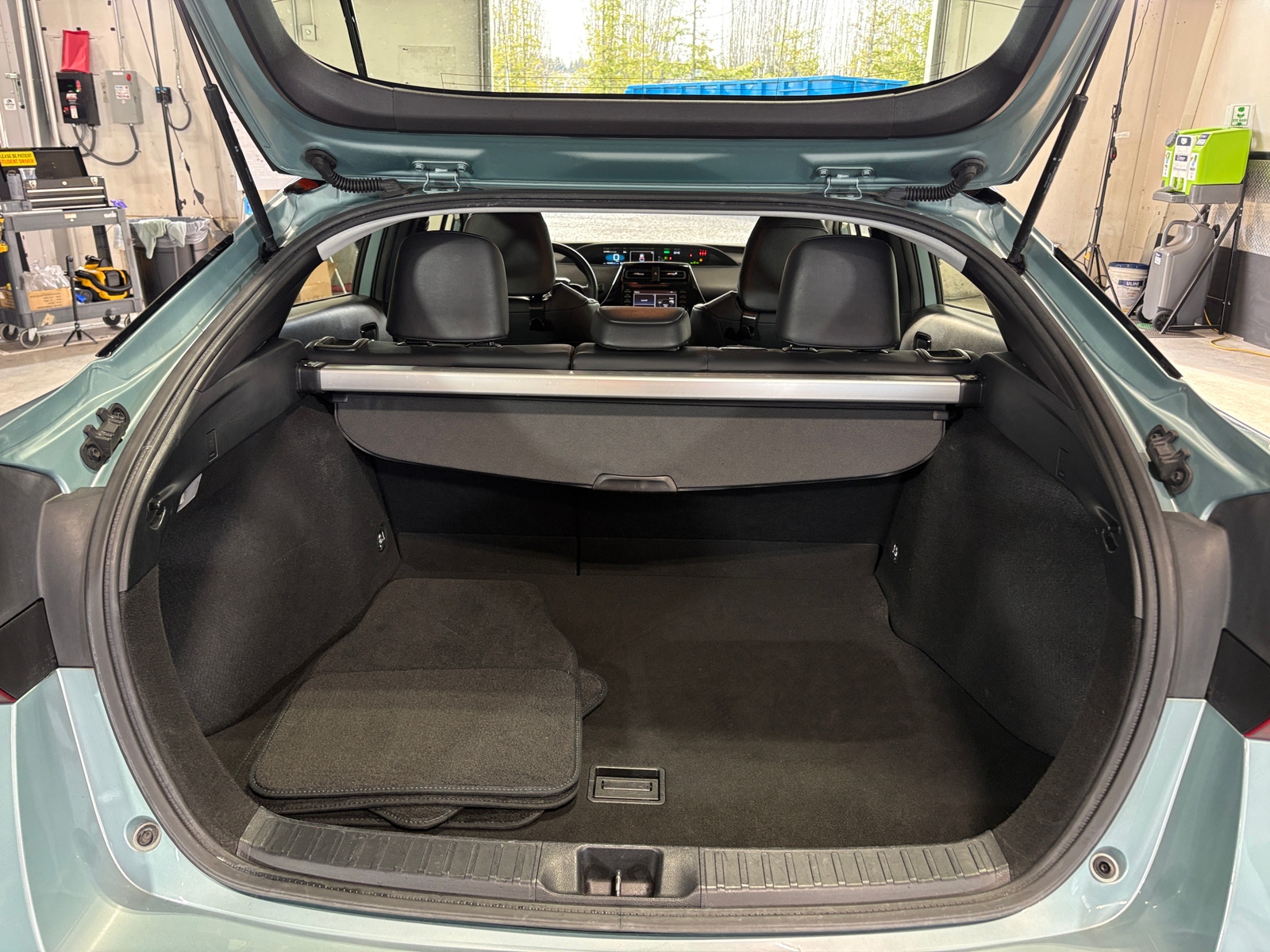 Thumbnail: 2022 Toyota Prius - 6