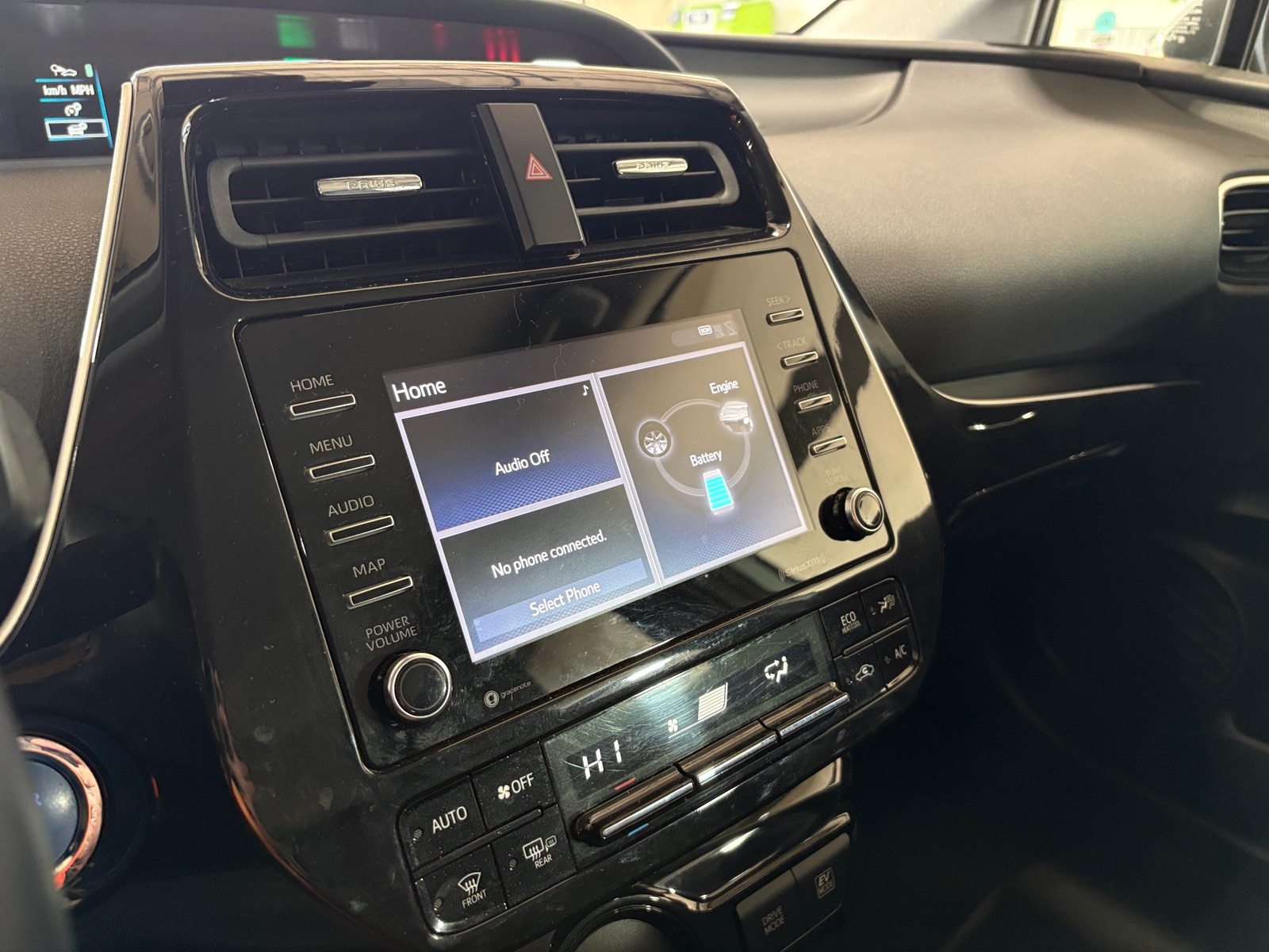 Thumbnail: 2022 Toyota Prius - 3