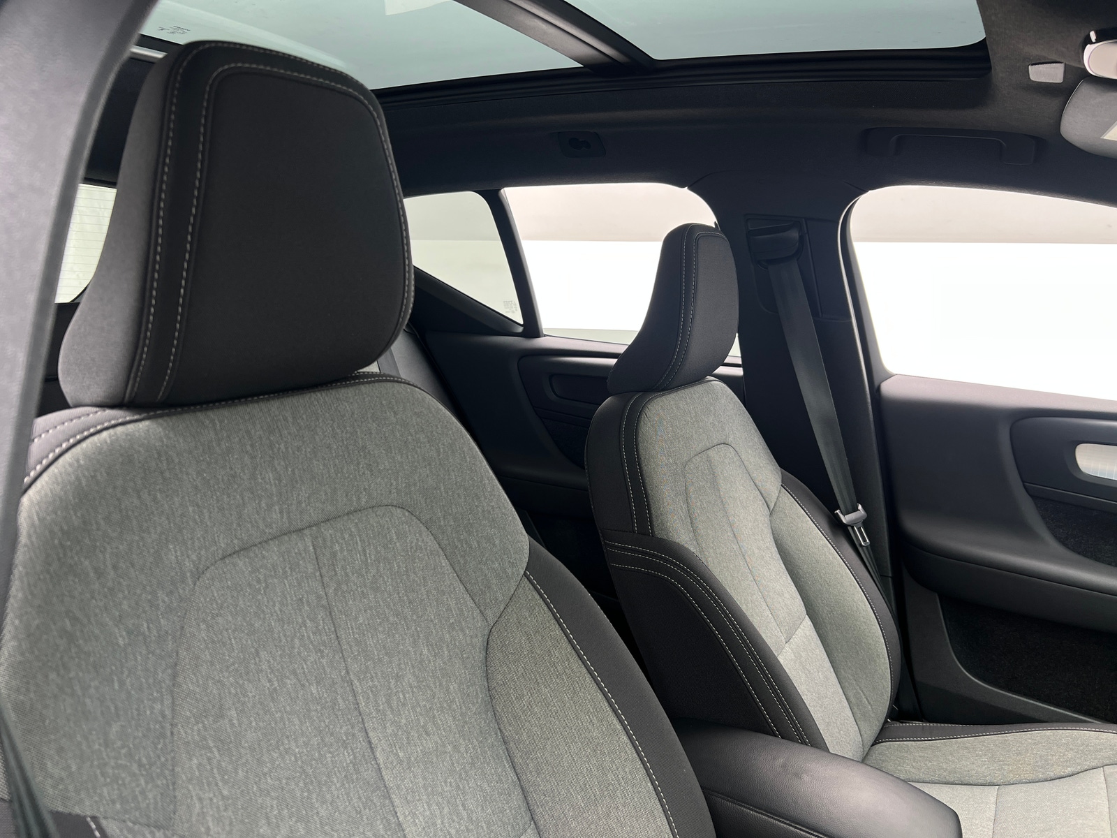 Thumbnail: 2024 Volvo XC40 - 2