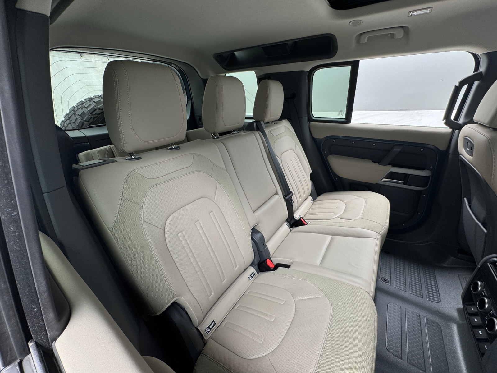 Thumbnail: 2020 Land Rover Defender - 5