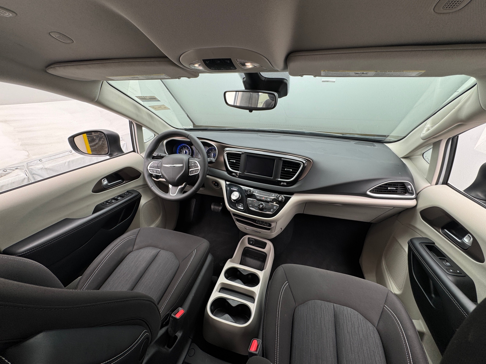 Thumbnail: 2024 Chrysler Voyager - 3