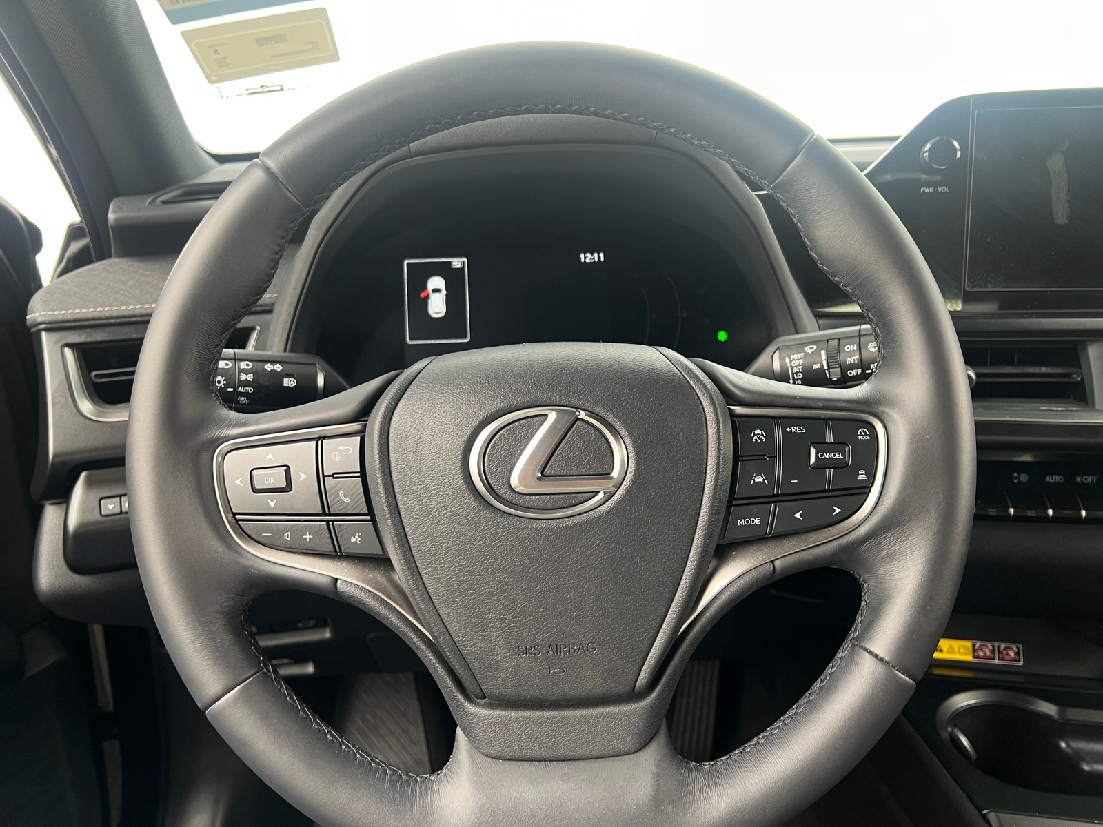 Thumbnail: 2025 Lexus UX - 4