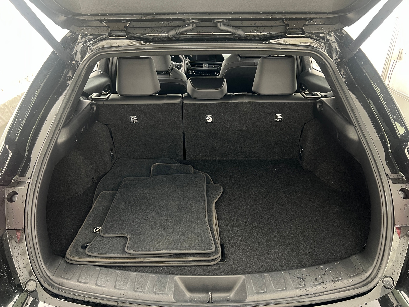 Thumbnail: 2025 Lexus UX - 6