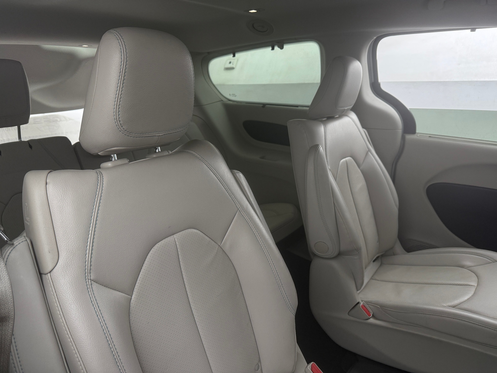 Thumbnail: 2018 Chrysler Pacifica - 5