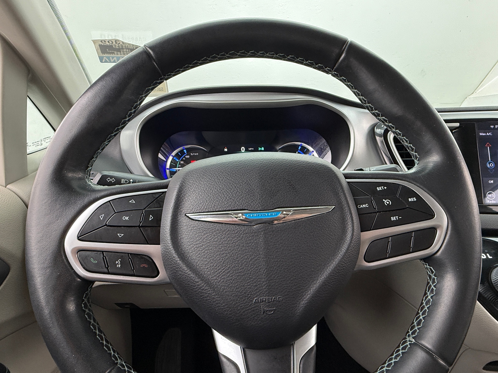 Thumbnail: 2018 Chrysler Pacifica - 4