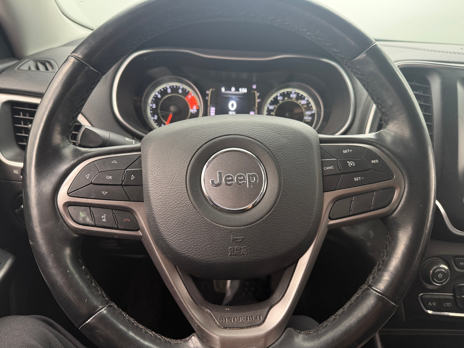 Thumbnail: 2020 Jeep Cherokee - 4