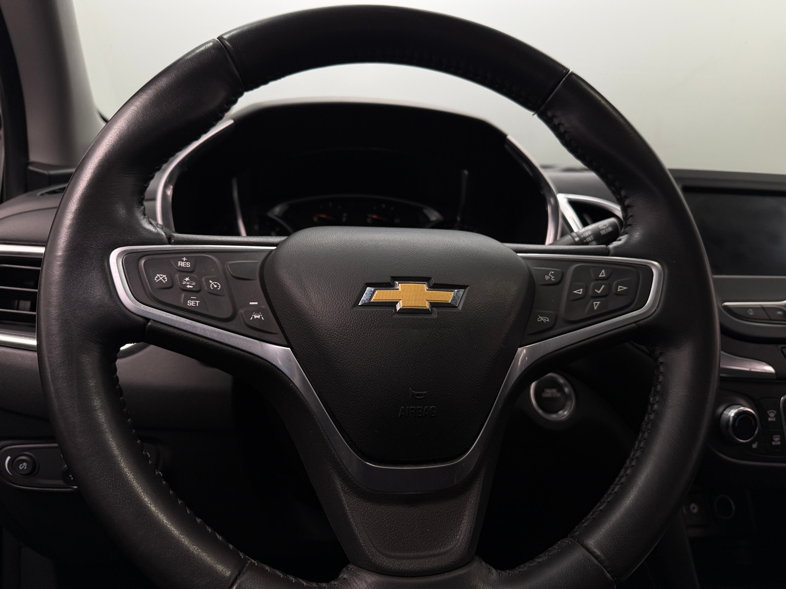 Thumbnail: 2022 Chevrolet Equinox - 5