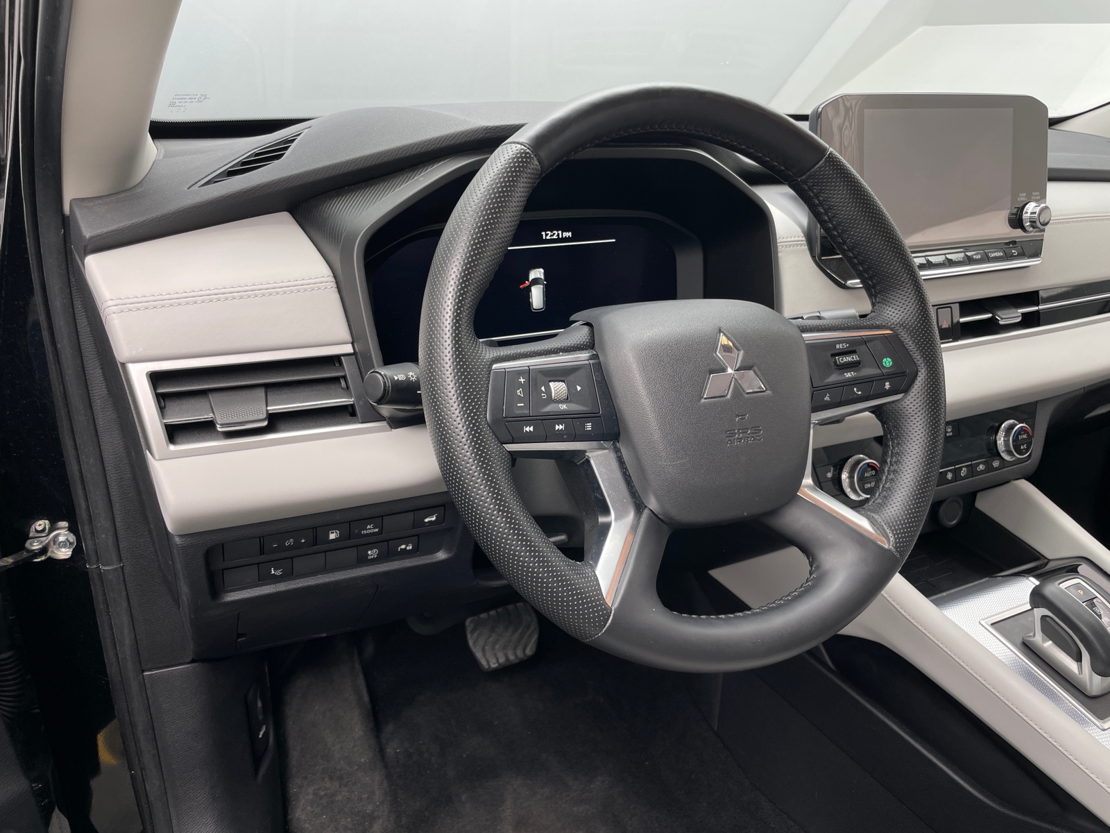 Thumbnail: 2024 Mitsubishi Outlander - 5