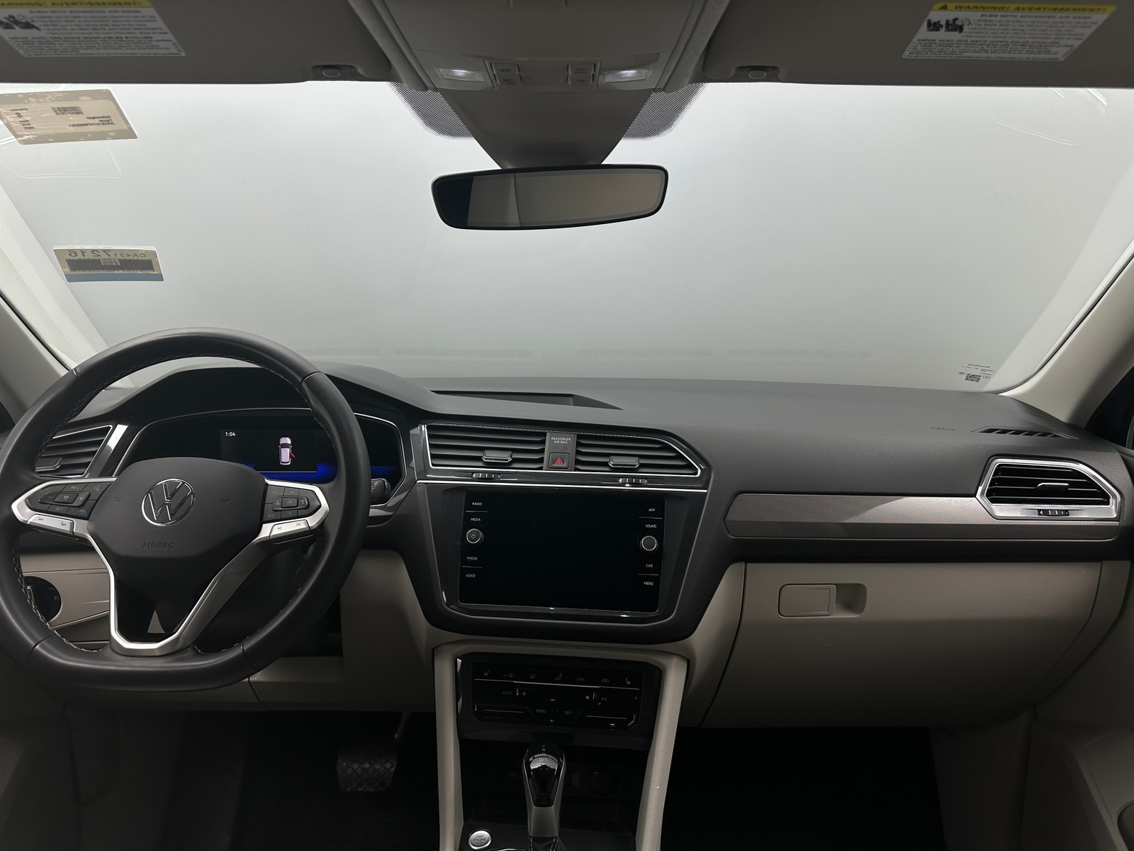 Thumbnail: 2023 Volkswagen Tiguan - 2