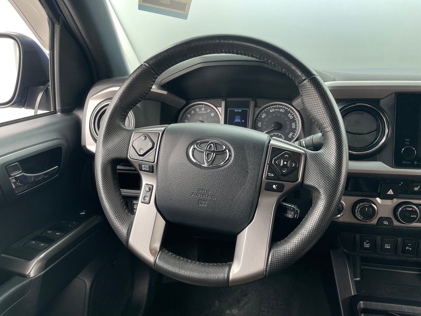 Thumbnail: 2017 Toyota Tacoma - 4