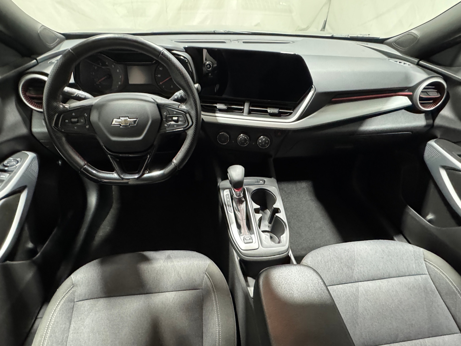 Thumbnail: 2025 Chevrolet Trax - 3