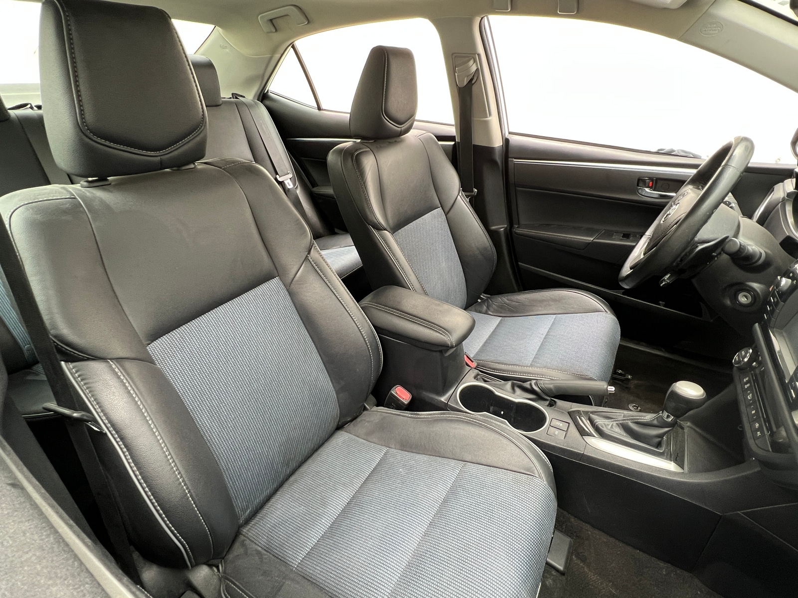 Thumbnail: 2016 Toyota Corolla - 2