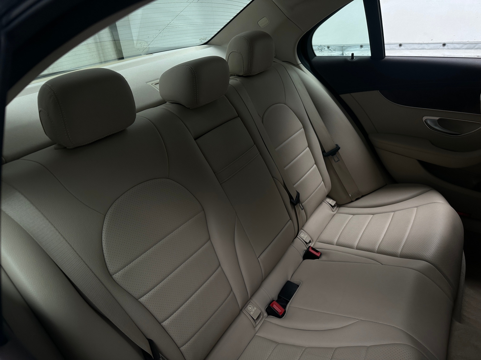 Thumbnail: 2016 Mercedes-Benz C-Class - 6