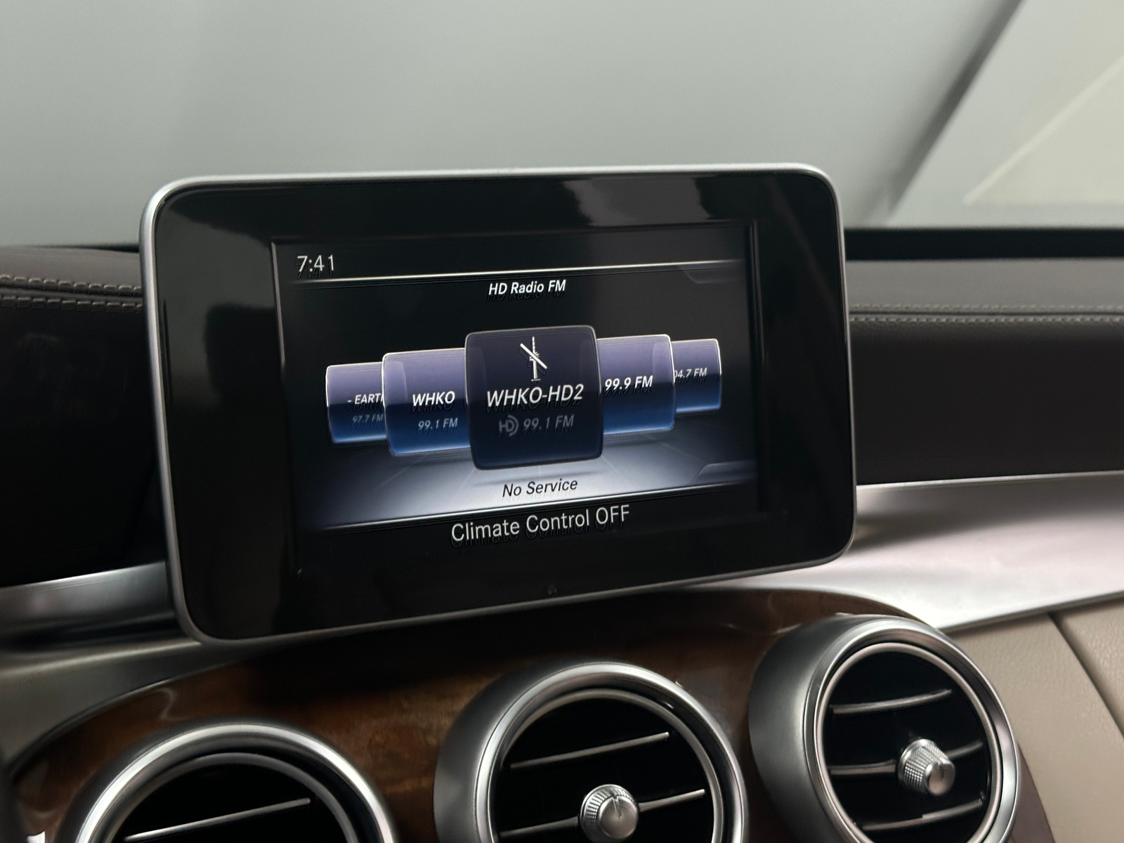 Thumbnail: 2016 Mercedes-Benz C-Class - 4