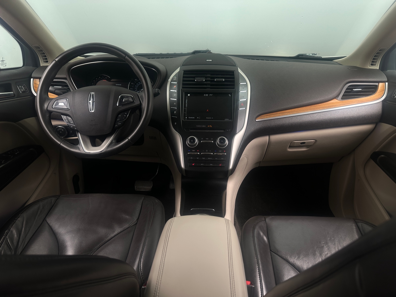 Thumbnail: 2017 Lincoln MKC - 2