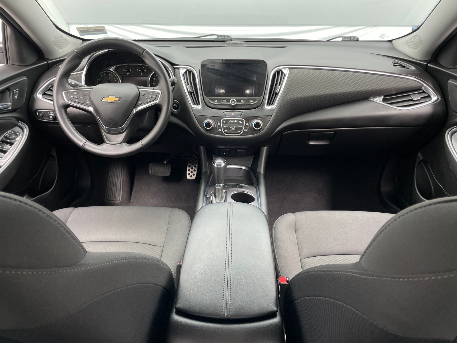 Thumbnail: 2017 Chevrolet Malibu - 3