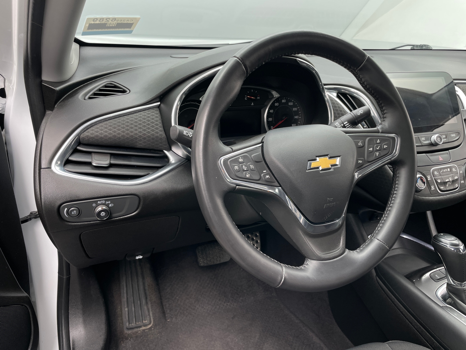 Thumbnail: 2017 Chevrolet Malibu - 5