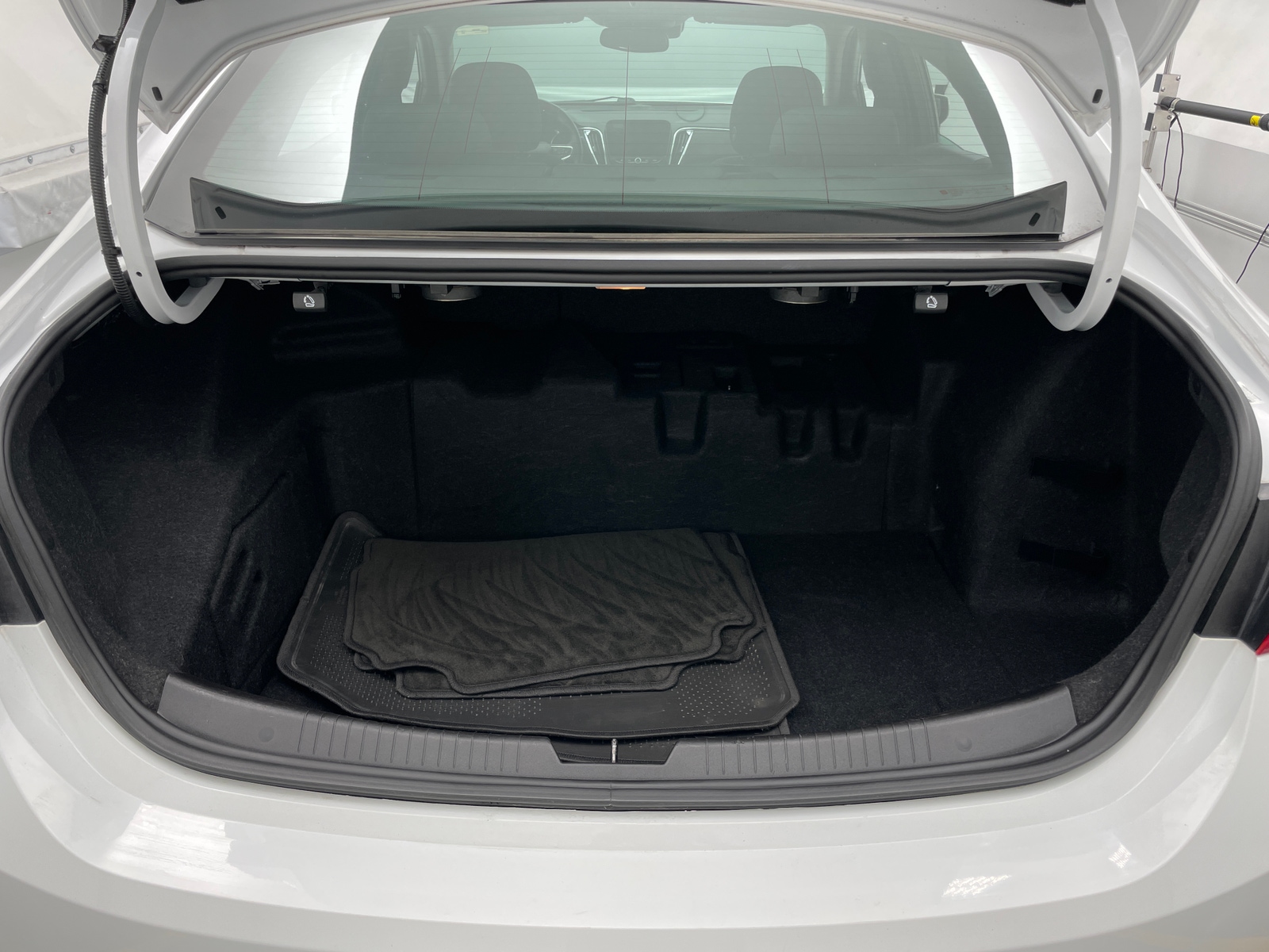 Thumbnail: 2017 Chevrolet Malibu - 7