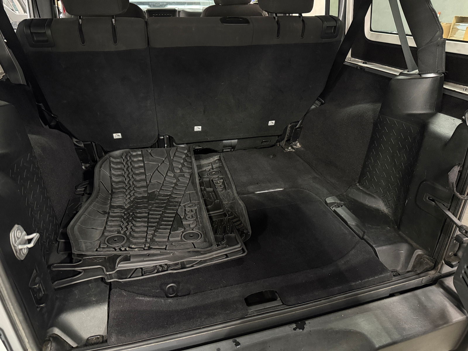 Thumbnail: 2017 Jeep Wrangler - 7