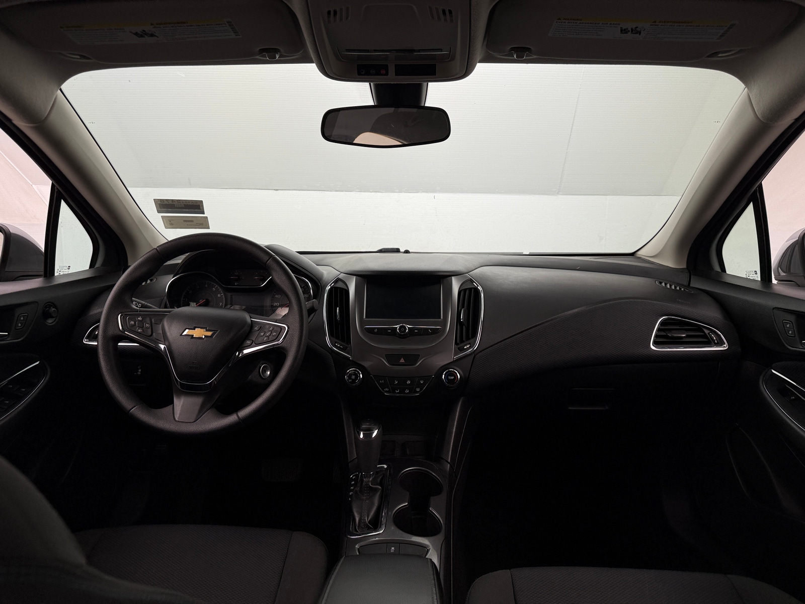 Thumbnail: 2018 Chevrolet Cruze - 3