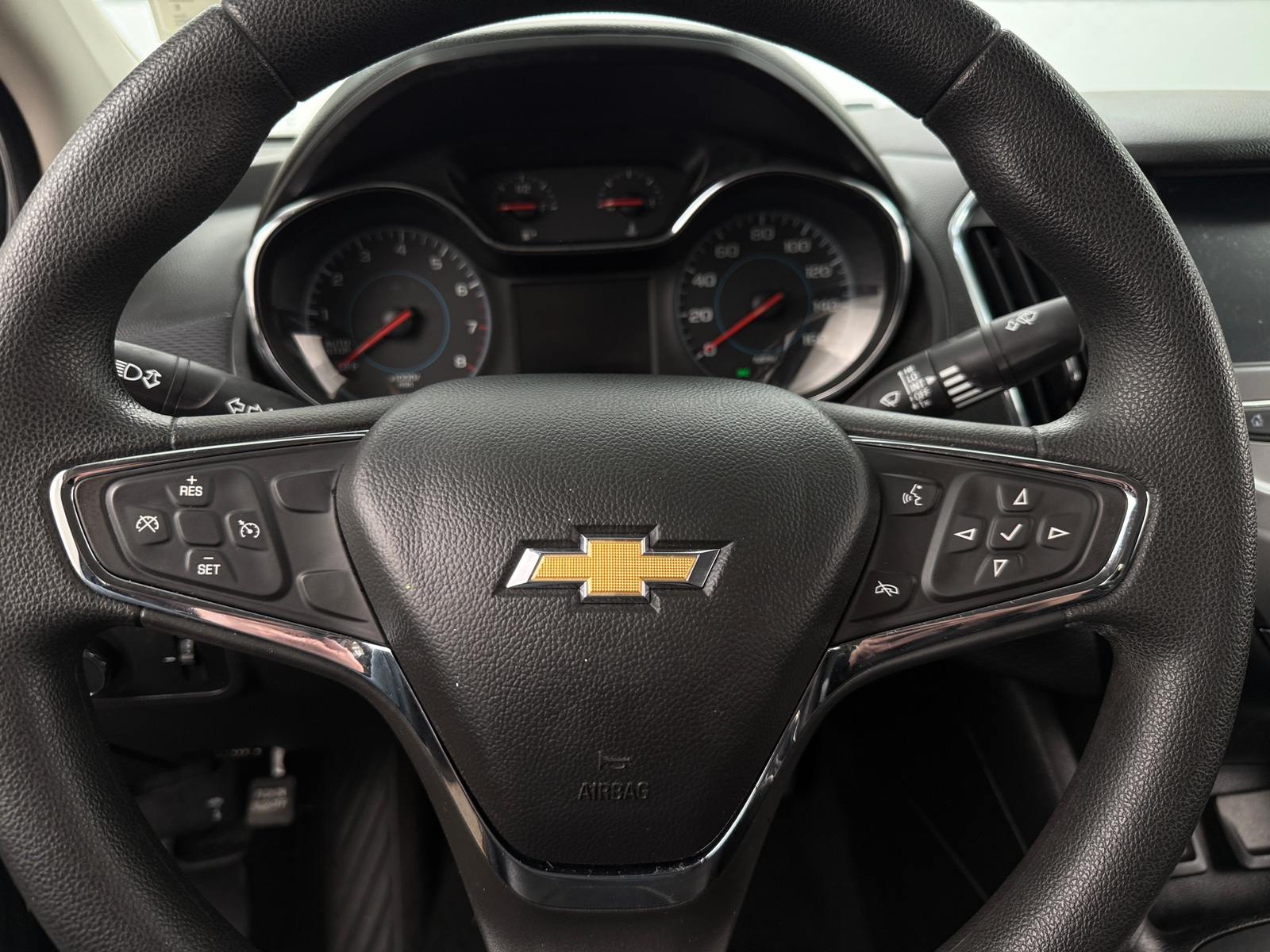 Thumbnail: 2018 Chevrolet Cruze - 5