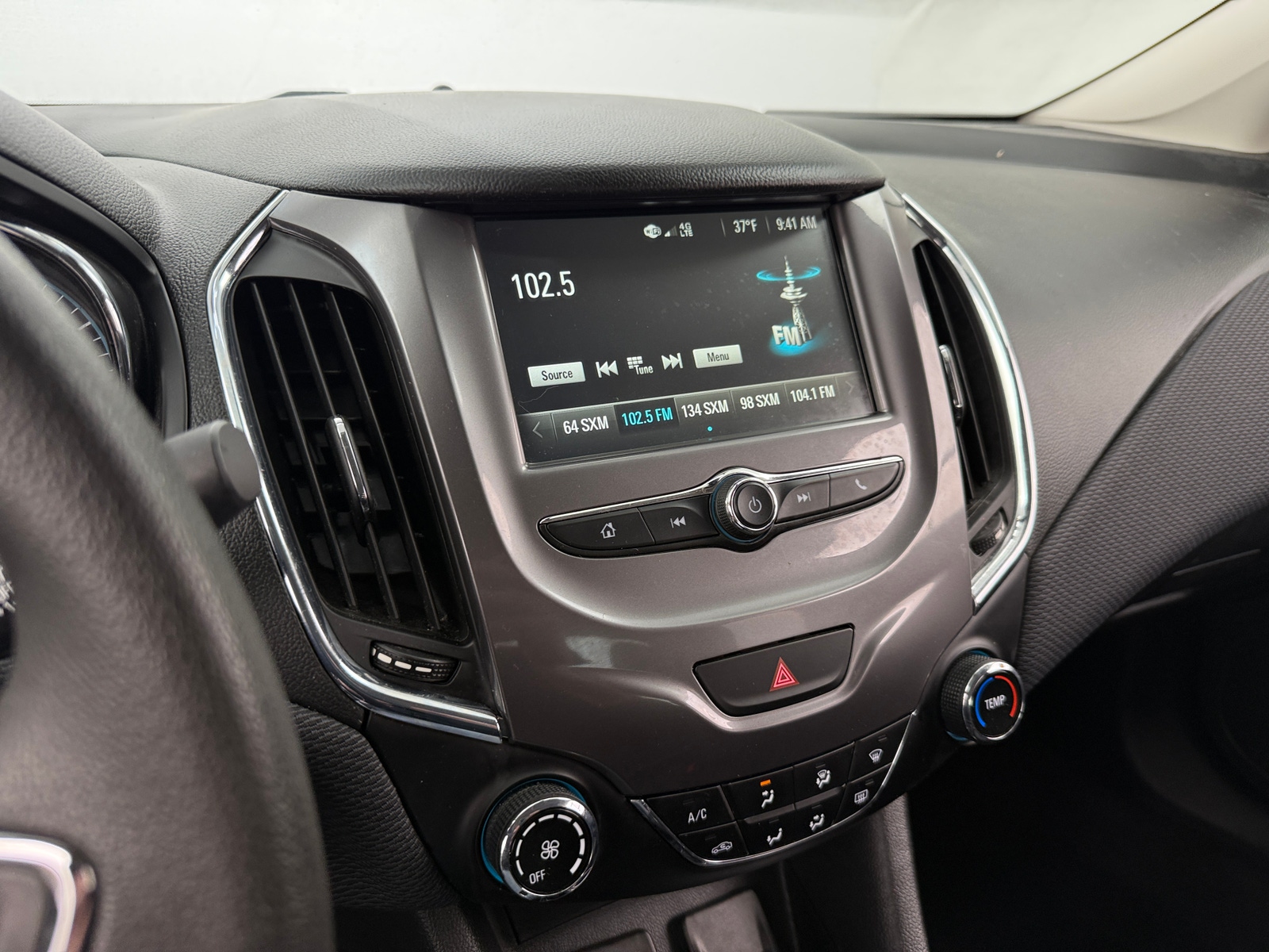 Thumbnail: 2018 Chevrolet Cruze - 4