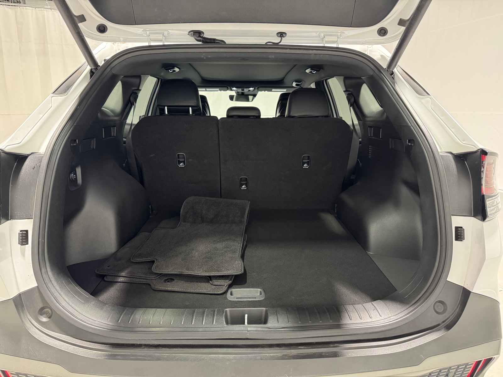 Thumbnail: 2023 Kia Sportage - 6