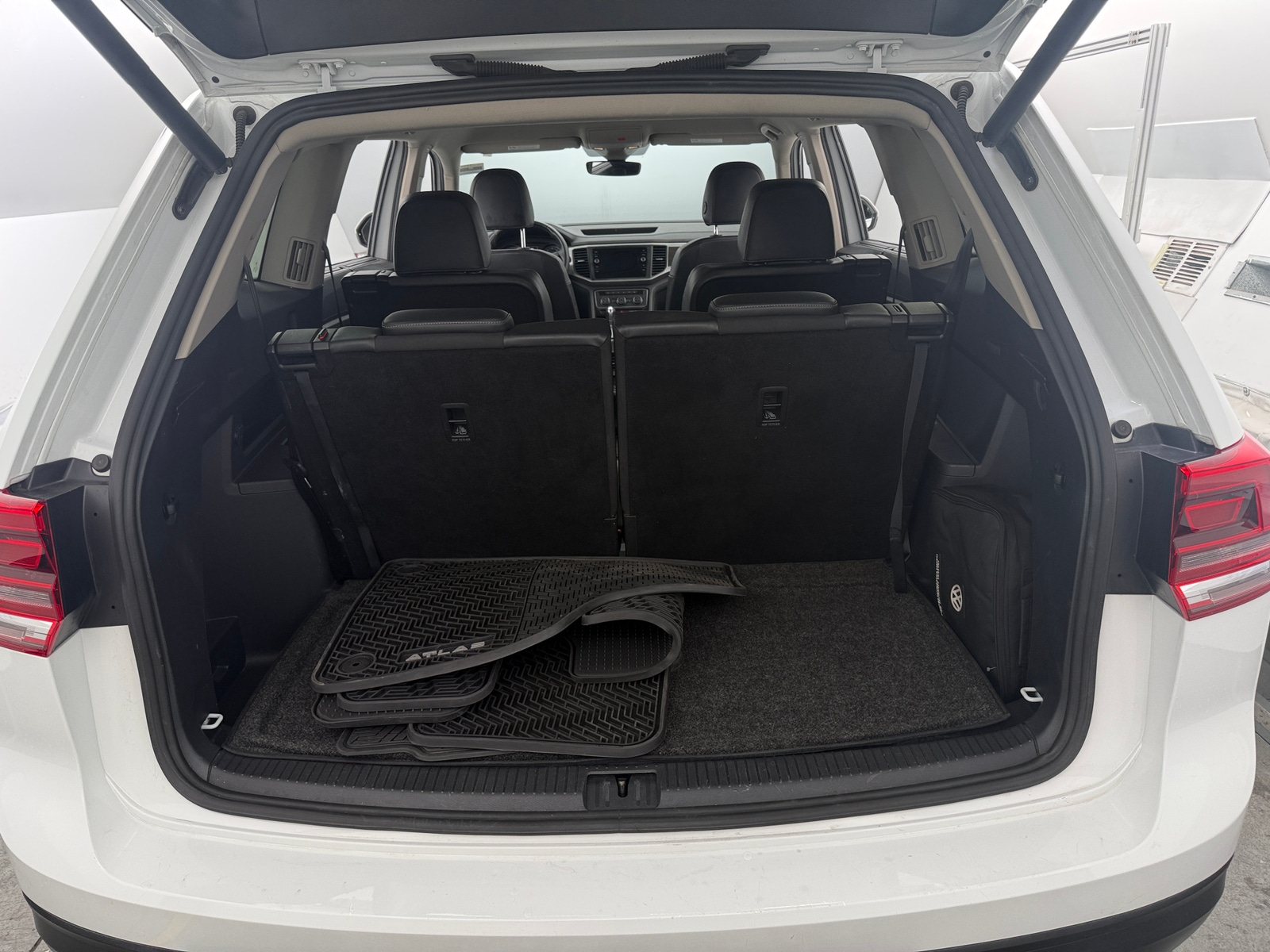 Thumbnail: 2019 Volkswagen Atlas - 6