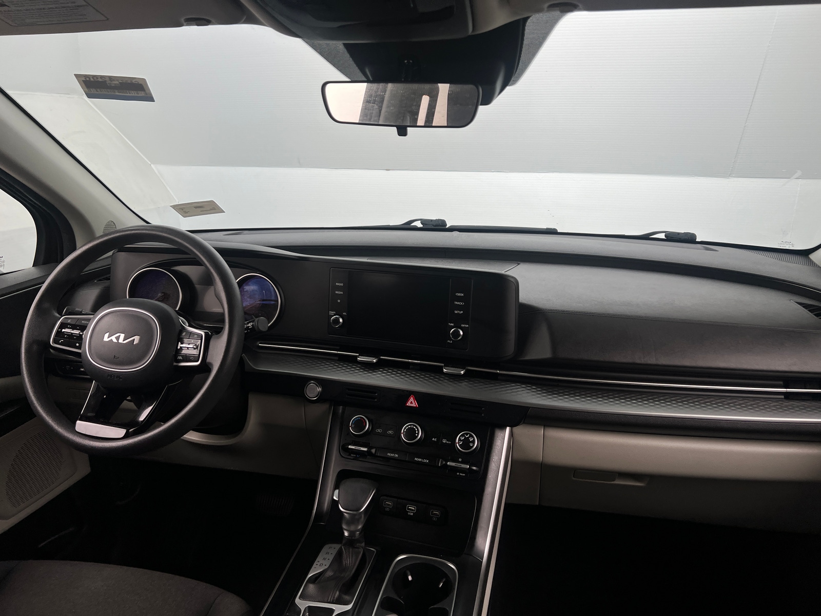 Thumbnail: 2024 Kia Carnival - 3