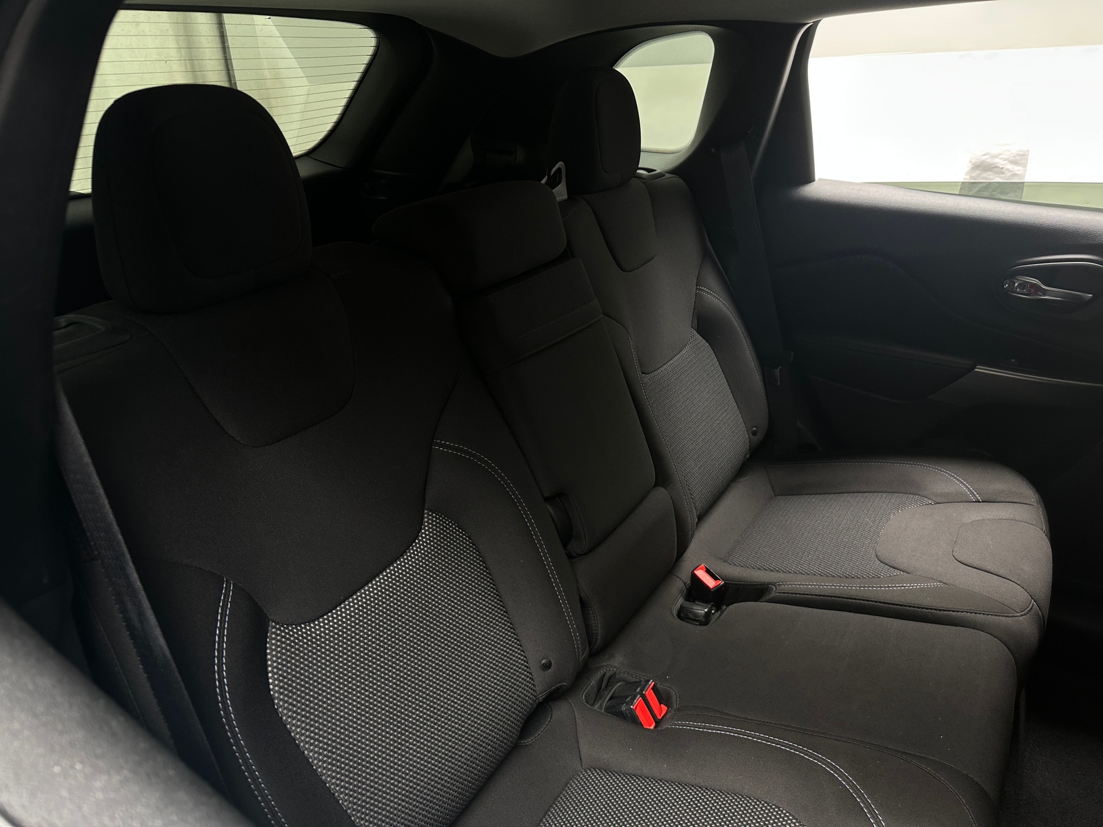 Thumbnail: 2019 Jeep Cherokee - 6