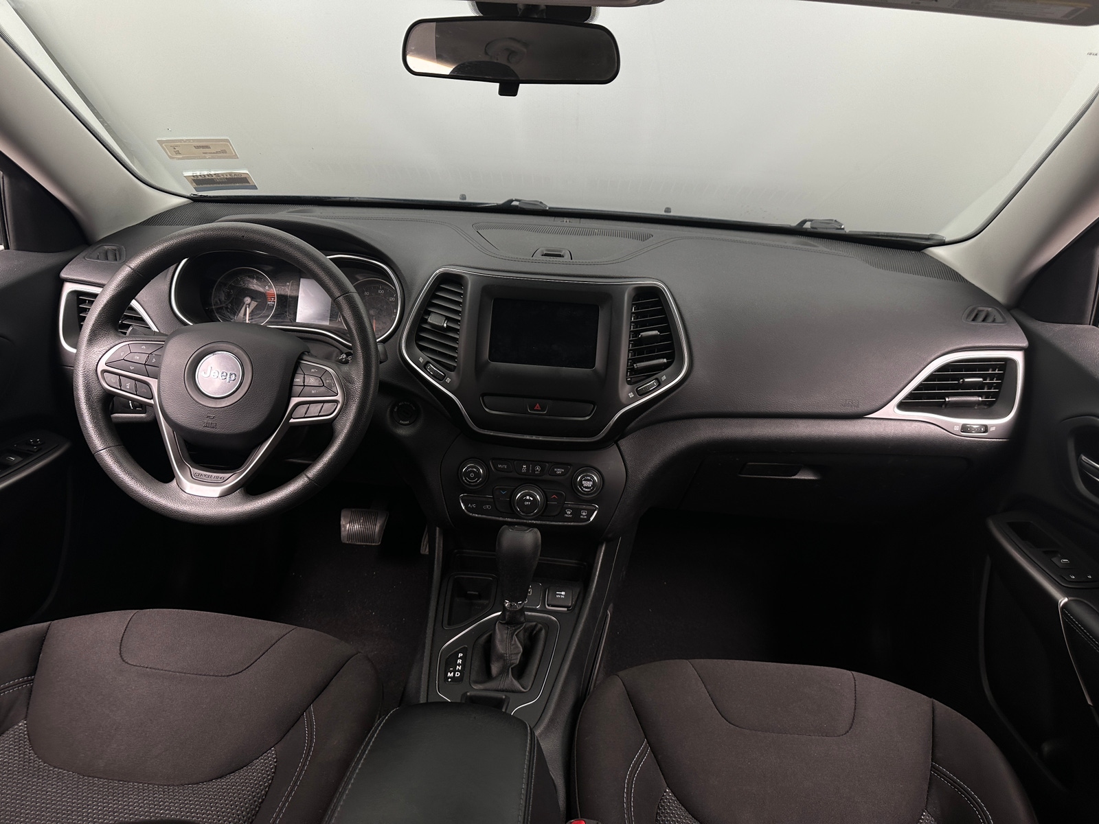 Thumbnail: 2019 Jeep Cherokee - 3