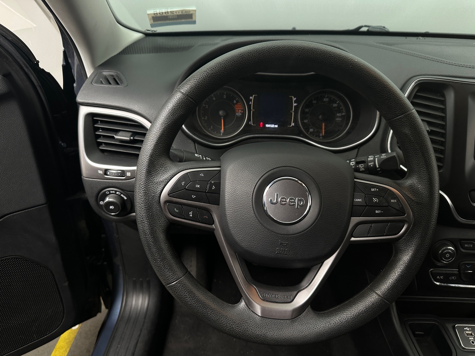 Thumbnail: 2019 Jeep Cherokee - 5