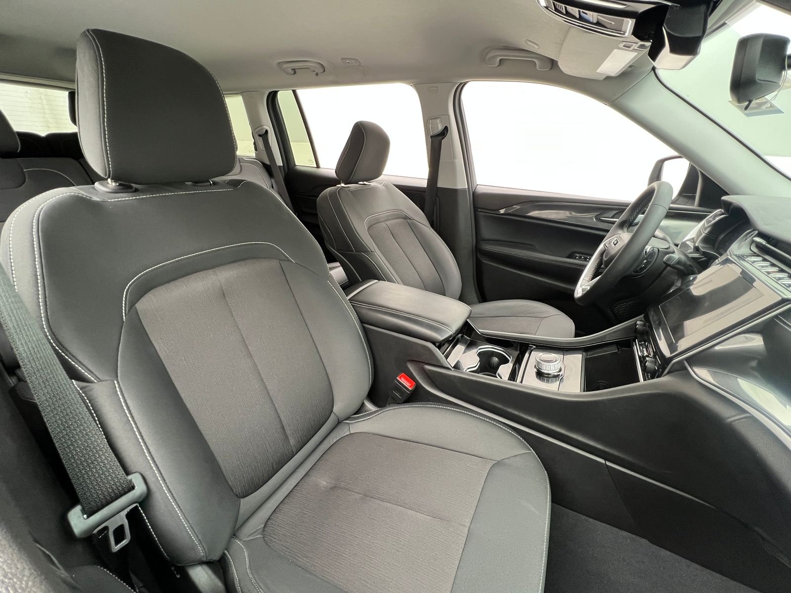 Thumbnail: 2023 Jeep Grand Cherokee L - 2